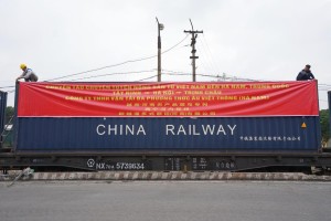 穿越中越国境线丨这趟国际列车如何跑出“加速度”？