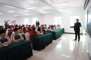 禁毒宣传进校园 守护青春不“毒”行