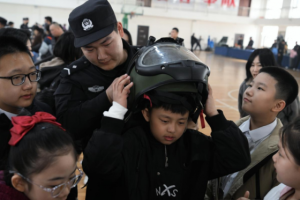 【春雷行动】探秘警营 小记者解锁冰城公安护校“硬核密码”