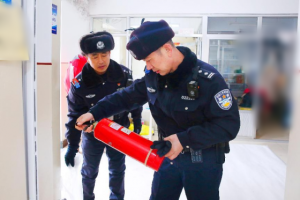 冰城公安：雷霆万钧除隐患  春风化雨护平安