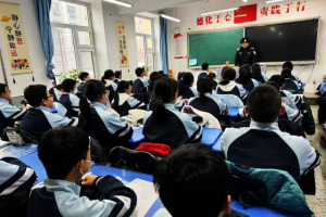 反假宣传进校园 筑牢金融安全线