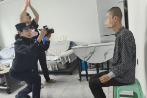 【春雷行动】从满月照到身份证 定格冰城警民的温馨瞬间