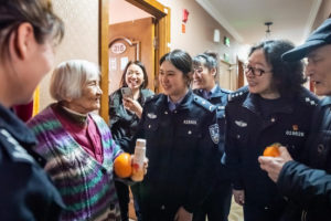 【春雷行动】冰城公安：宣传融入夕阳关怀  筑牢禁毒安全防线