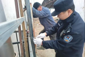 【春雷行动】极端天气来袭 冰城公安化身“守护先锋”保平安