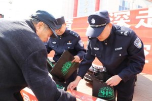 通河县公安局开展4.15全民国家安全教育日普法活动