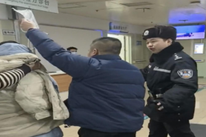 冰城公安：  化身路畅民安“急先锋”