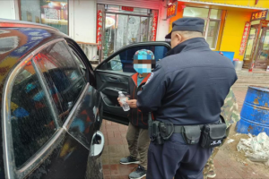 暖心护归途！助迷路老人平安回家