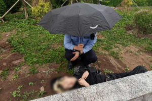 冰城民警暖心救助：雨中守护、意外帮扶传递城市温度