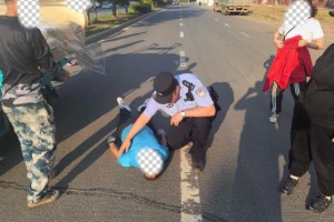 男子病倒路边，巡逻民警及时救助！