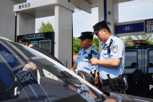 冰城公安“硬核”排查  为学子逐梦按下“平安键”