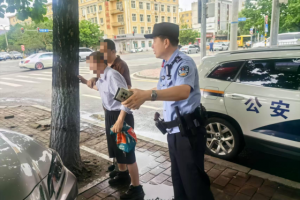 民警暖心救助迷途老人归家