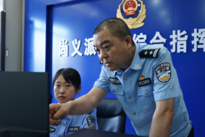 冰城公安：老民警倾囊相授“看家本领”  助力新警稳步成长