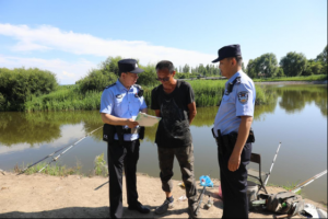 冰城公安：携手百姓守护“母亲河”安全