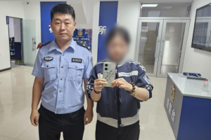 南岗公安“暖心三连奏”：巡逻中为群众找回失物获群众点赞
