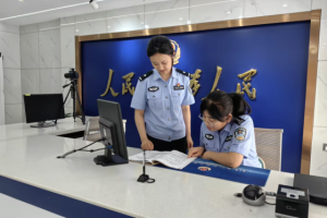 冰城户籍民警：“多问半句”暖人心 服务传承显担当