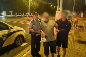 南岗分局先锋派出所巡逻中连续救助多名醉酒群众 暖心行动守护平安显担当