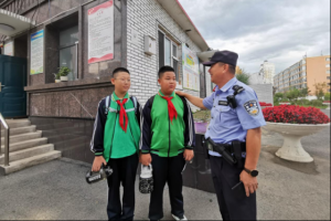 冰城公安“法治副校长”开课！  沉浸式普法守护校园平安