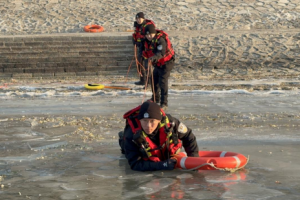 立体巡防 冰城公安筑牢封江安全防线