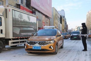 宾县公安：风雪无阻护畅通 筑牢安全防护网
