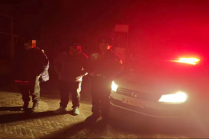 民警深夜暖心援手 自驾游客困境变坦途