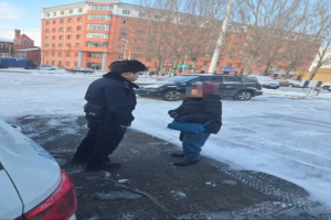 暖心寻回丢失身份证 民警守护探亲路
