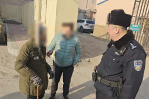 寒冬暖警事：南岗分局民警巡逻中救助走失老人