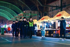 冰城公安：寒冬守景区 温情护平安