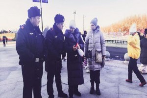 冰雪节盛大启幕 哈市呼兰警方为冰雪盛会  保驾护航