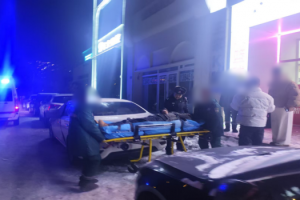 寒夜温情守护：南岗民警巡逻中紧急救助倒地群众