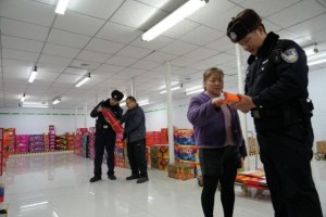 冰城公安：绘就“排查、联动、宣讲”  三色图 筑牢烟花爆竹安全防线