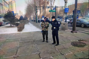 暖心指路解民忧 南岗分局民警助游客便捷赴景区