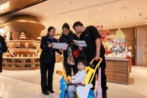 校园播撒安全种 家庭收获平安果  冰城公安“小手拉大手”宣讲见实效