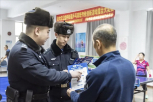 反诈干货送上门  冰城公安多场景宣讲暖民心