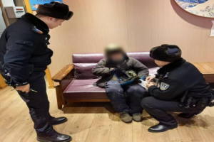 寒冬护老暖人心 南岗分局民警巡逻中接连救助两名迷路老人