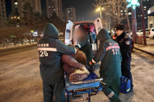 南岗分局民警巡逻途中伸援手 接连救助倒地群众获点赞