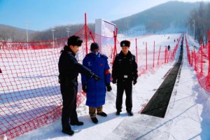 冰城民警：守护玉泉“滑雪胜地”
