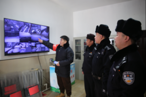 春风暖校园 平安伴成长  冰城公安全力护航开学季