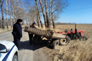 护航春耕进行时 冰城巡逻民警暖心帮助  农户脱困