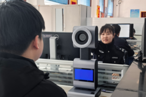 冰城公安擦亮服务名片  让窗口服务从“有”到“优