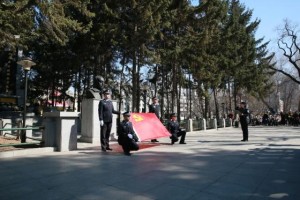 缅怀英烈砺初心 刑侦铁军担使命  哈尔滨市公安局刑侦支队开展清明祭扫活动