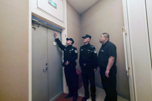 不放过一处隐患  冰城公安为城市烟火气保驾护航