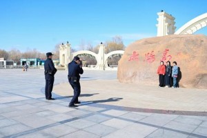 藏蓝护盛景 平安伴假期  冰城公安筑牢“五一”景区安全屏障