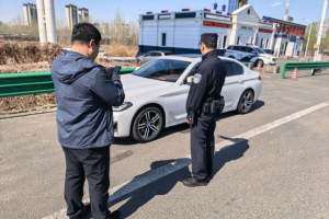 五一坚守护平安 暖心服务显担当 —— 长江路公安检查站连续救助获群众赞誉