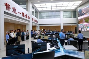 冰城公安：萌娃“探秘”警营  沉浸式学习交通安全知识