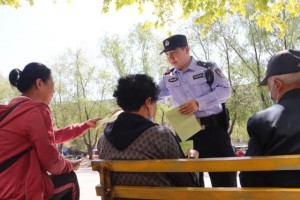 文明养犬润冰城 共治共建筑和谐