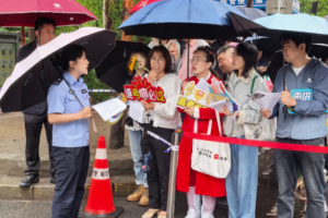 冰城公安：考场外的平安守护 反诈便民暖心相伴
