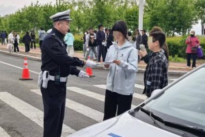 冰城公安：  用暖心“小服务”托举学子“大梦想”