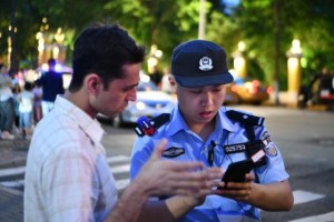 冰城公安：夏日护游“警”相随  平安守护“零距离”