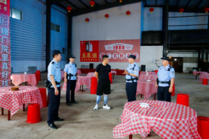 端午将至 冰城公安严把食品安全关口  守护群众舌尖安全