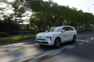 元戎启行年底冲刺：即将落地全国首家消费级量产车 Robotaxi